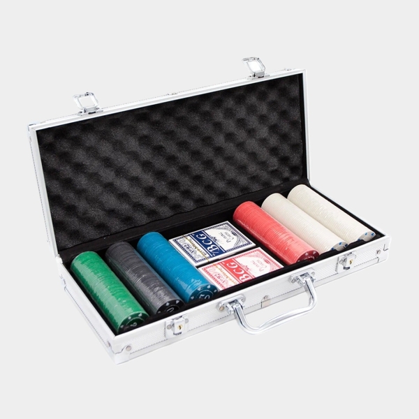 Что подарить мужчине на Новый год: 120 интересных идей